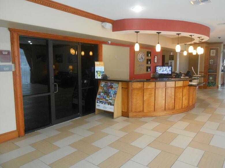 Hotel Comfort Suites