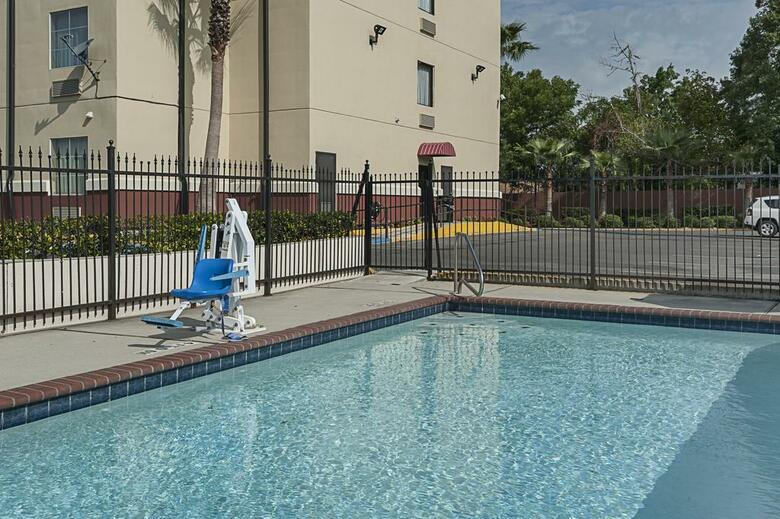 Hotel Comfort Suites