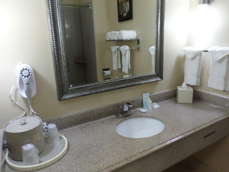 Hotel Comfort Suites