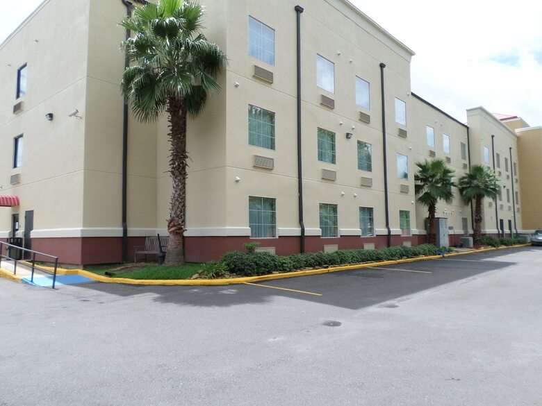 Hotel Comfort Suites