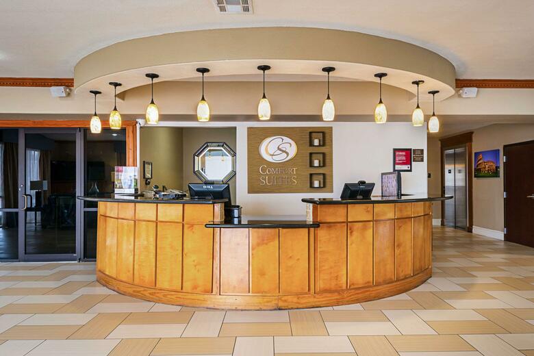 Hotel Comfort Suites