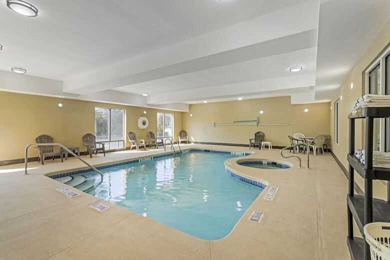 Hotel Comfort Suites