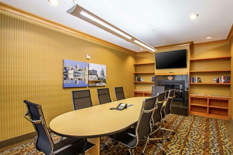 Hotel Sleep Inn & Suites
