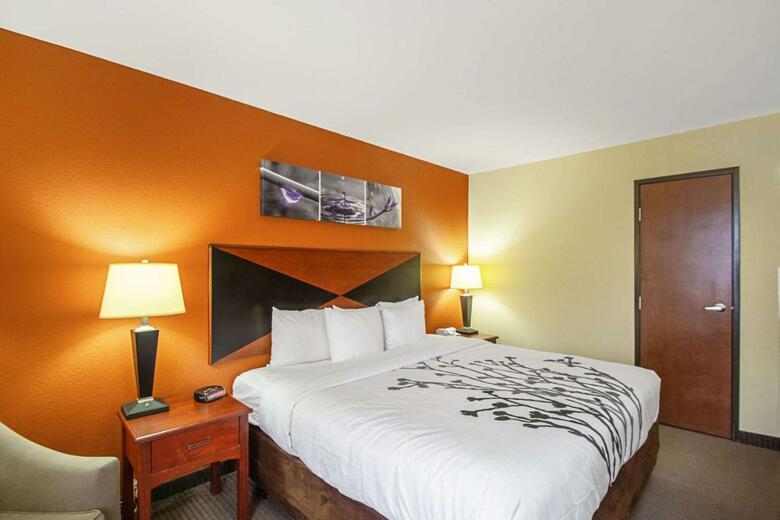 Hotel Sleep Inn & Suites