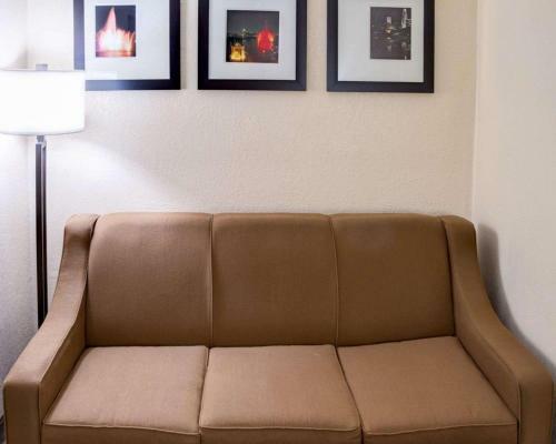 Hotel Comfort Suites