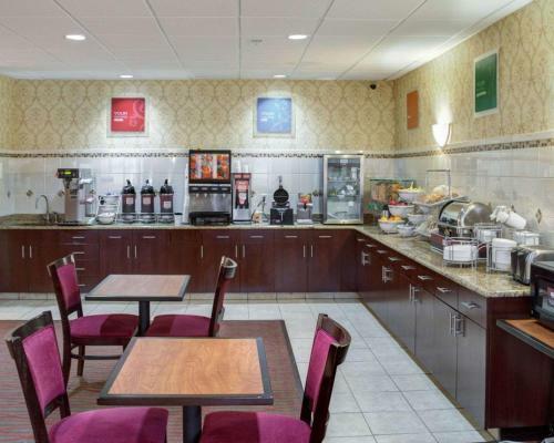 Hotel Comfort Suites