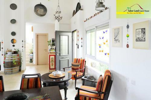 Hostal Tabor Land Guest House