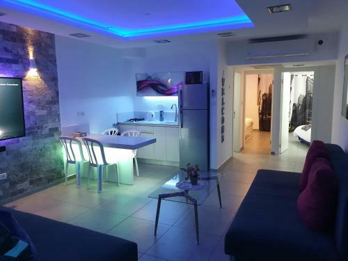Avshalom Holiday Apartments