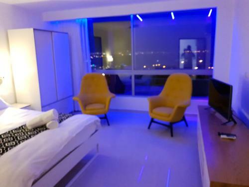 Avshalom Holiday Apartments