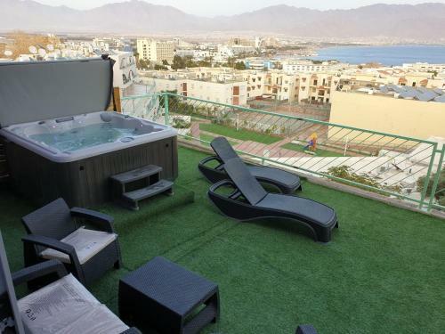 Avshalom Holiday Apartments