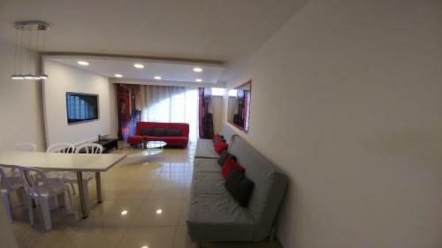 Avshalom Holiday Apartments