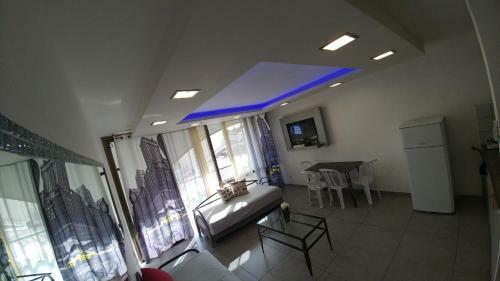Avshalom Holiday Apartments
