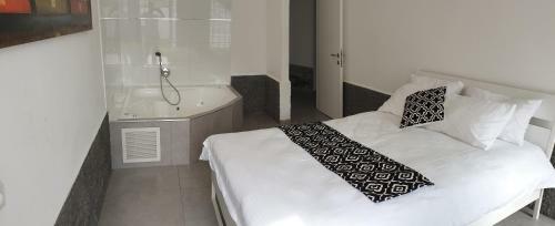 Avshalom Holiday Apartments