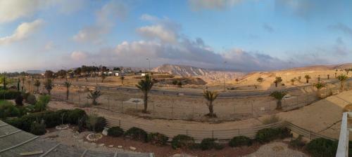 Lodge Hawarim Desert View