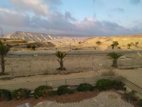 Lodge Hawarim Desert View
