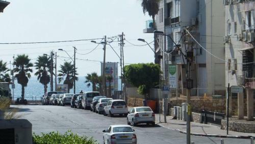 Isramax Jerusalem Apartment In Bat-yam