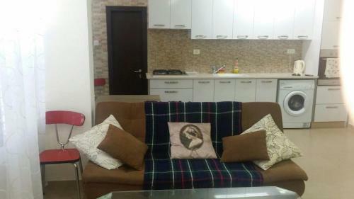 Isramax Jerusalem Apartment In Bat-yam