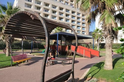 Gk Apartment Ben Gurion St.