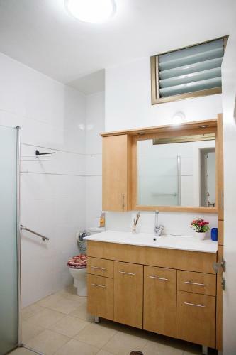 Gk Apartment Ben Gurion St.