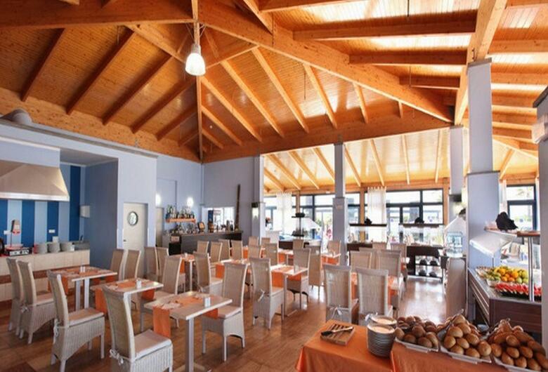 Hotel VIK Club Coral Beach