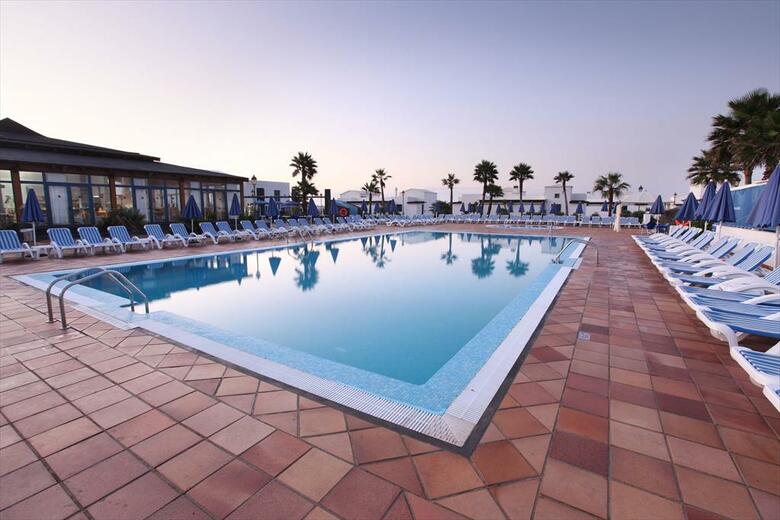 Hotel VIK Club Coral Beach