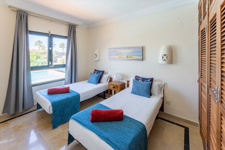 Hotel VIK Club Coral Beach