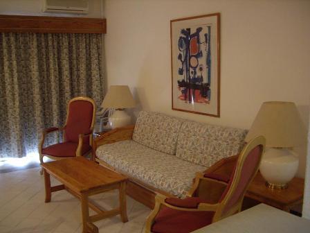 Oura Hotel