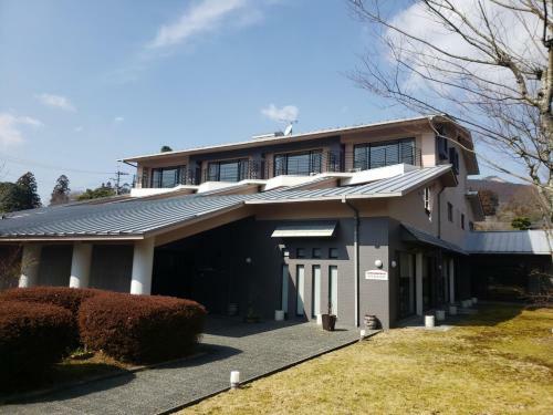 Yufuin Kinrinko Hotel