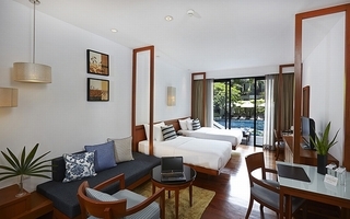 Hotel Woodlands Suites