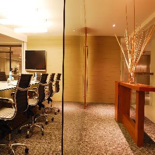 Hotel Woodlands Suites