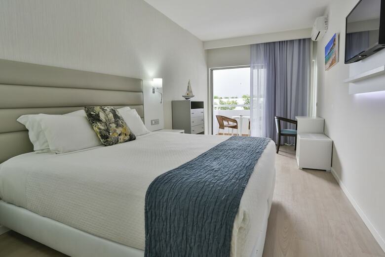 Hotel Carvi Beach