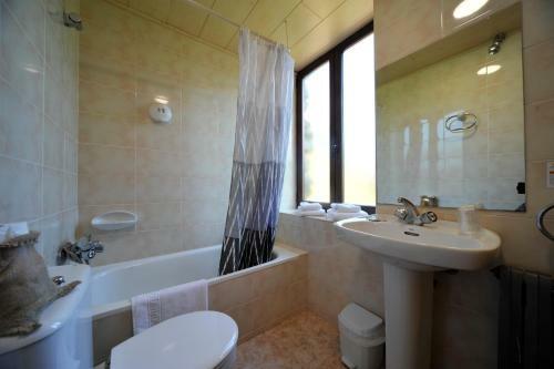 Hotel Hostal Vall D'�neu
