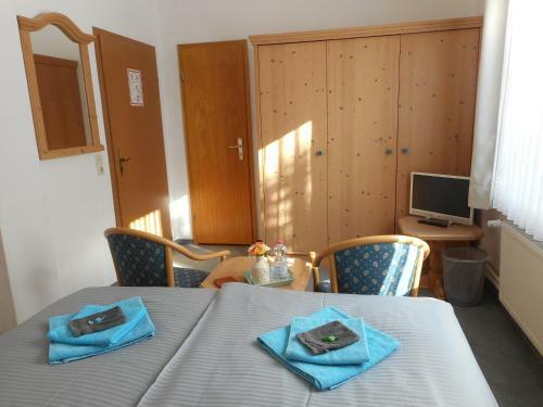 Hostal Pension Haus Christa - Adults Only