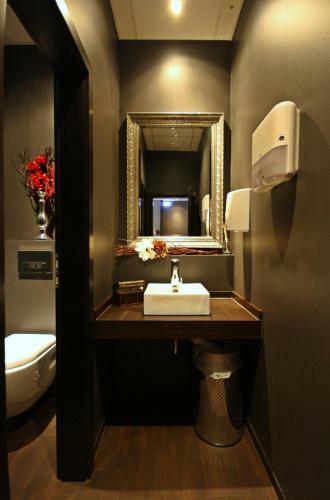 Zi Hotel & Lounge