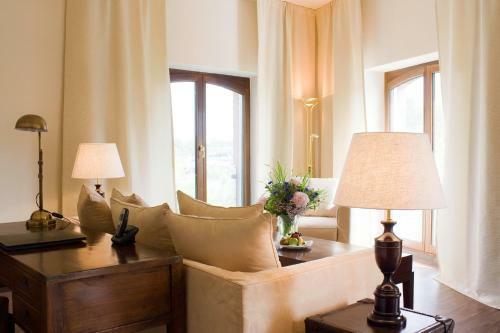 Hotel Abion Villa Suites