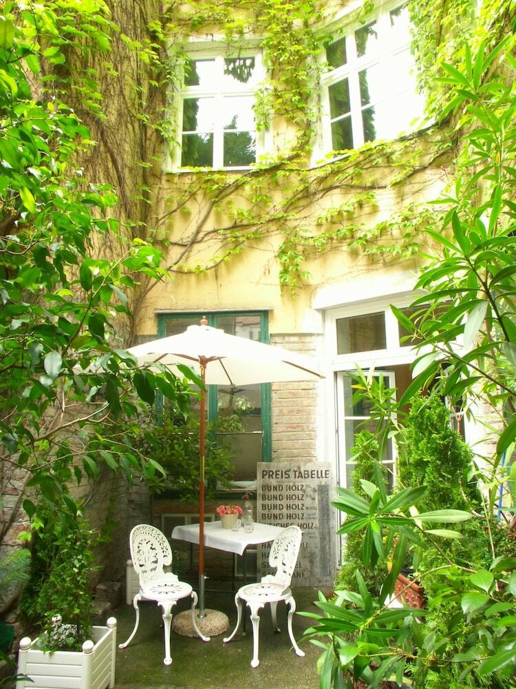 Hostal Fink Low Budget Rooms