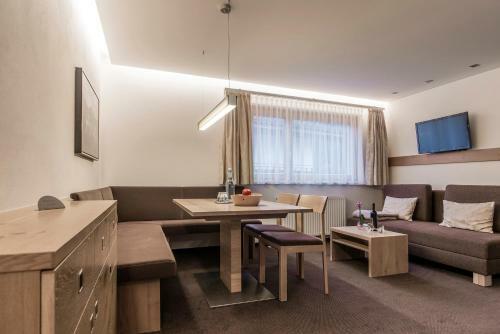 Aparthotel Tschanun Garni