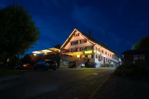 Posada Gasthof Kreuz Bildstein