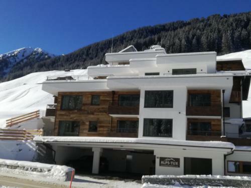 Apartamento Alps Tux