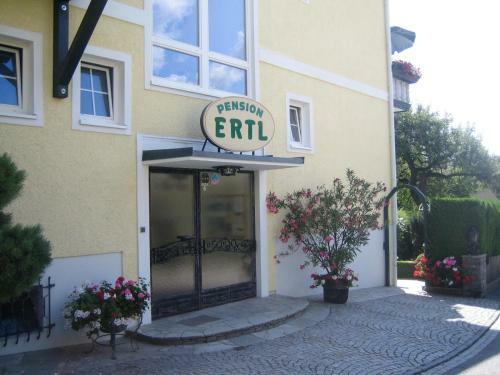 Hostal Pension & Apartments Ertl