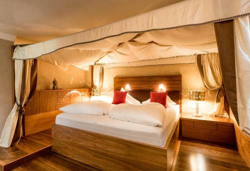Traumhotel ...liebes Rot-fl�h