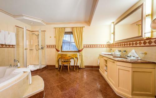 Traumhotel ...liebes Rot-fl�h