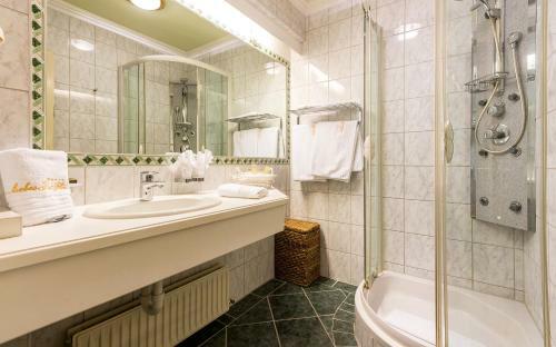 Traumhotel ...liebes Rot-fl�h