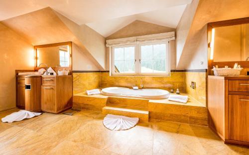 Traumhotel ...liebes Rot-fl�h