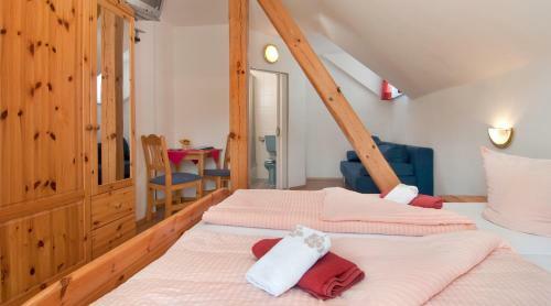 Hostal G�stehaus Lutschounig