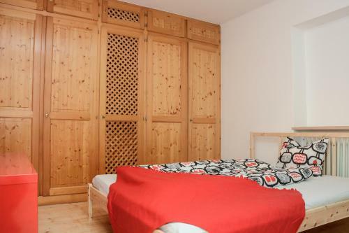 Jack's Lake & Mountain (jlm) Hostel