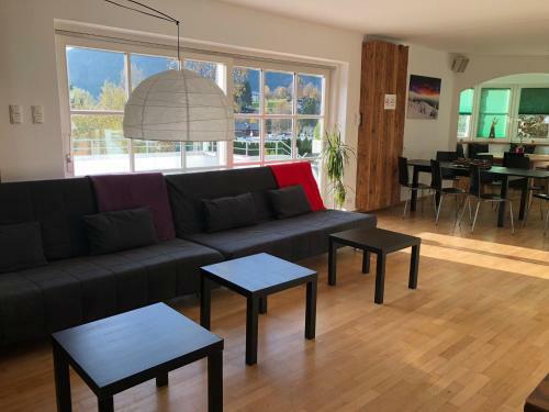 Jack's Lake & Mountain (jlm) Hostel