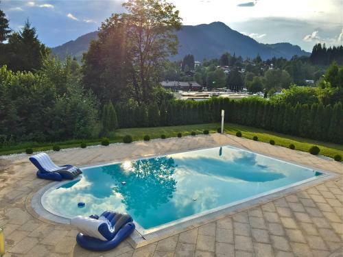 Jack's Lake & Mountain (jlm) Hostel