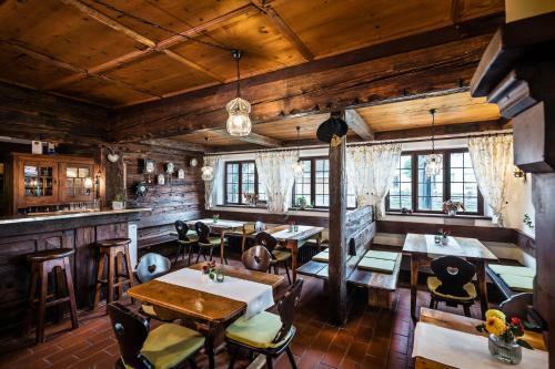 Berghaus Halali - Dein Kleines Hotel An Der Zugspitze