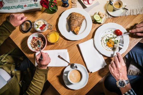 Berghaus Halali - Dein Kleines Hotel An Der Zugspitze